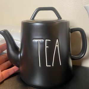 NWOT “TEA” Rae Dunn tea pot
